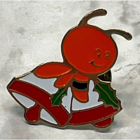 Vintage Christmas Pin Brooch Honey Bee on Bells Enamel - Picture 6 of 6